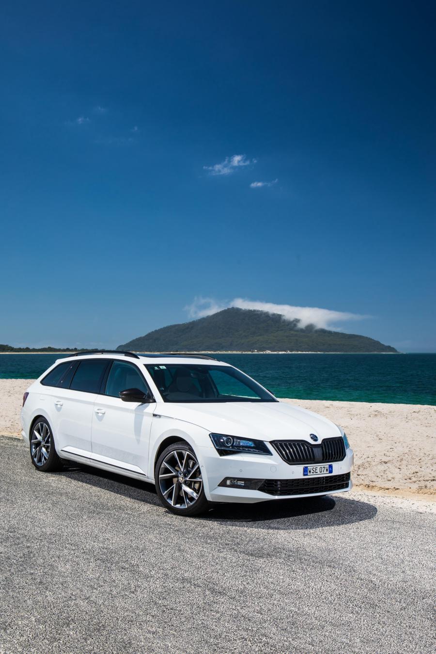  Skoda Superb Wagon 4x4 SportLine 2017 года  (AU) (фото 14 из 16)
